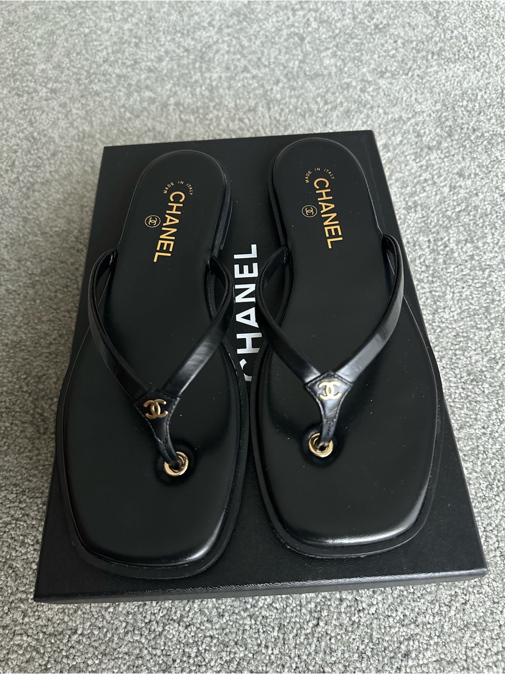 Chanel 2026 Metiers D’Art black thongs sandals shoes EU40 US9